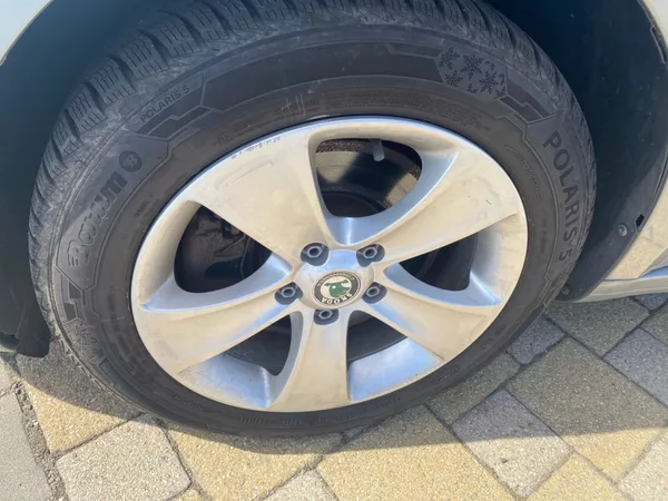 Škoda Superb II Kombi 2.0 TDi - foto 16