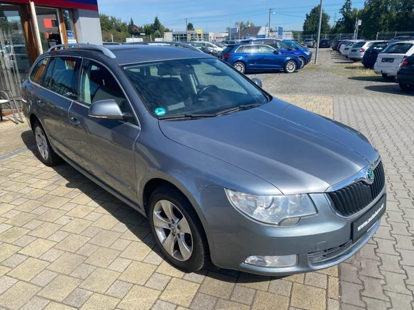 Škoda Superb II Kombi 2.0 TDi - foto 2