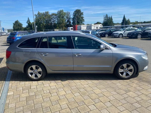 Škoda Superb II Kombi 2.0 TDi - foto 3
