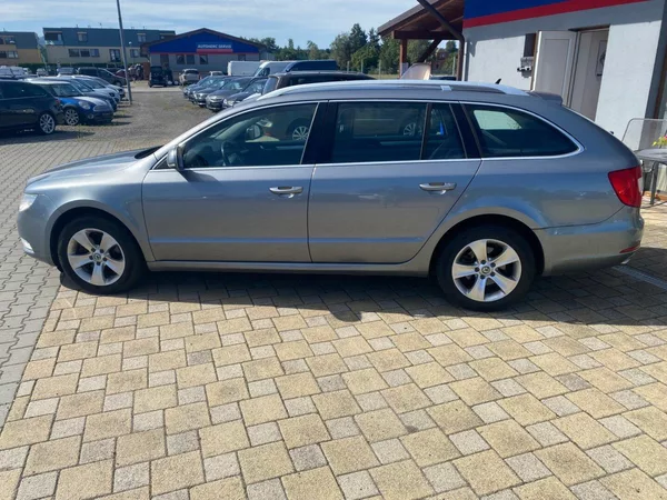 Škoda Superb II Kombi 2.0 TDi - foto 6