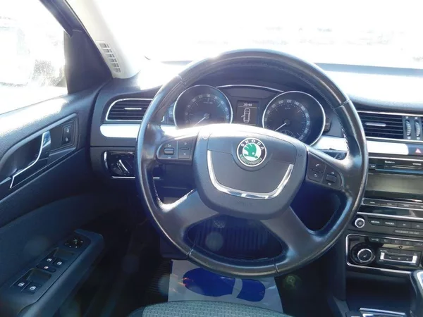 Škoda Superb II Kombi 2.0 TDi - foto 8