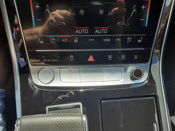 Audi Q7 50 TDi 4x4 s line Mild Hybrid - foto 17