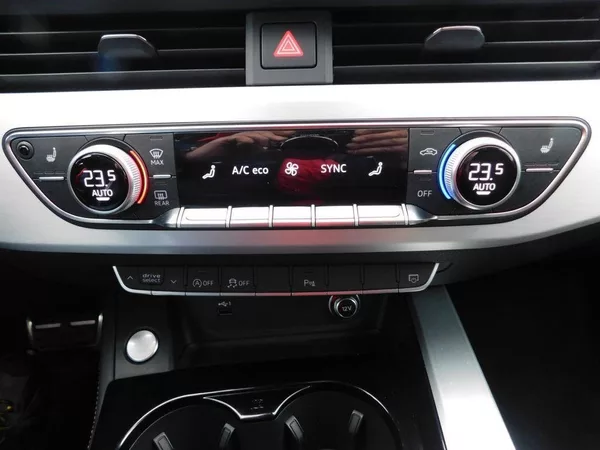 Audi A4 Avant 40TDi/Q/SLine Matrix TOP - foto 18