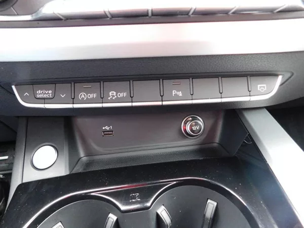 Audi A4 Avant 40TDi/Q/SLine Matrix TOP - foto 19
