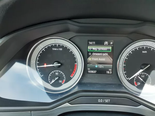 Škoda Superb III 2.0 TDi DSG ČR - foto 12
