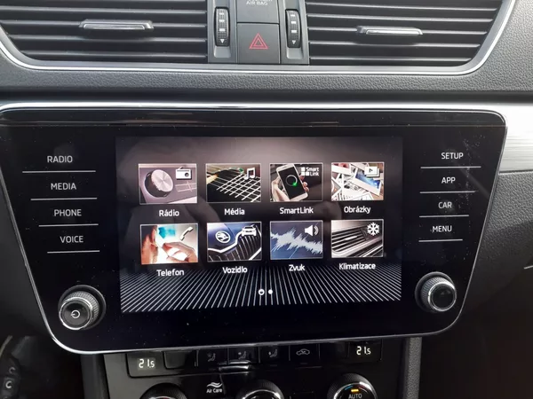 Škoda Superb III 2.0 TDi DSG ČR - foto 14