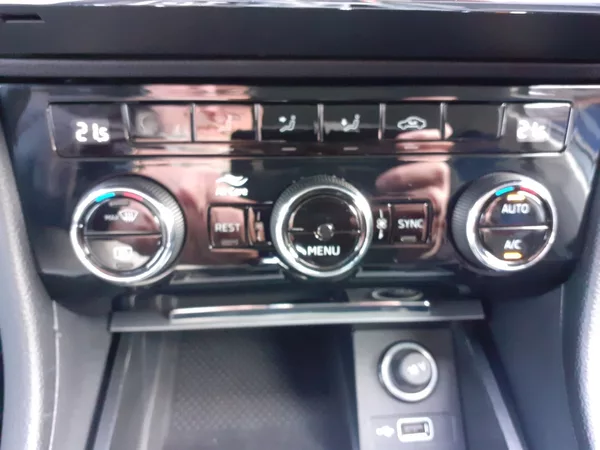 Škoda Superb III 2.0 TDi DSG ČR - foto 18