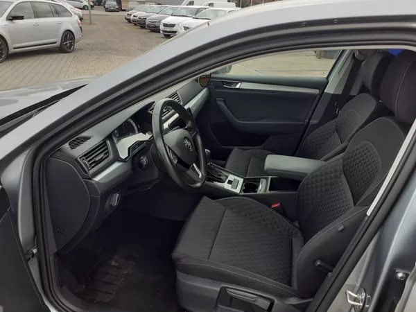 Škoda Superb III 2.0 TDi DSG ČR - foto 22