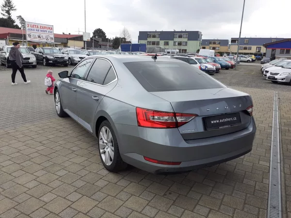 Škoda Superb III 2.0 TDi DSG ČR - foto 5