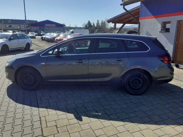 Opel Astra 1.7 CDTi KOMBI SPORT - foto 6