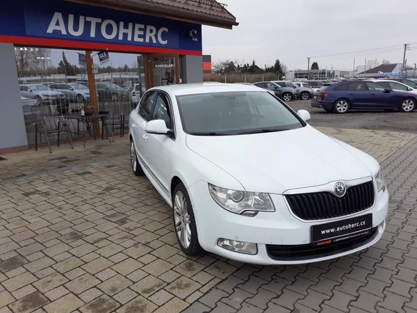 Škoda Superb 2.0 TDi DSG - foto 2