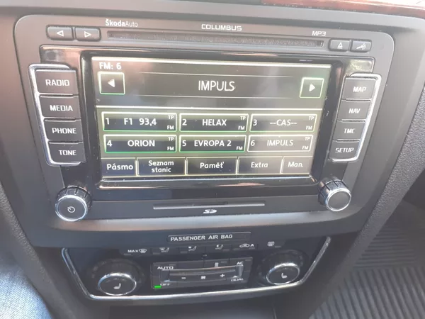 Škoda Superb 2.0 TDi Elegance - foto 12