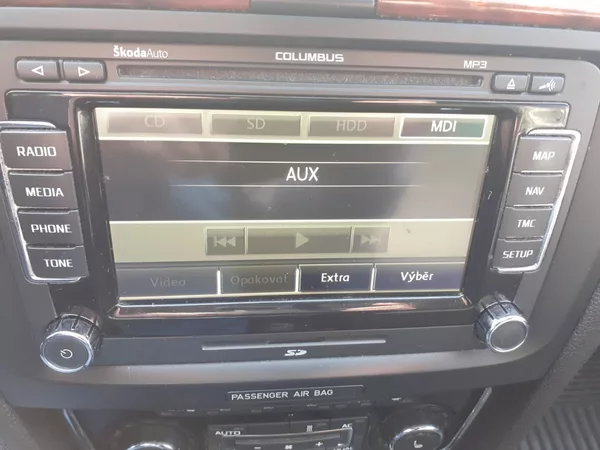 Škoda Superb 2.0 TDi Elegance - foto 14
