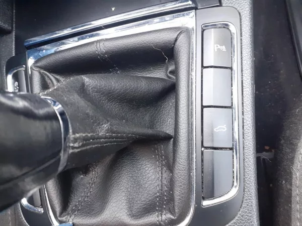 Škoda Superb 2.0 TDi Elegance - foto 17