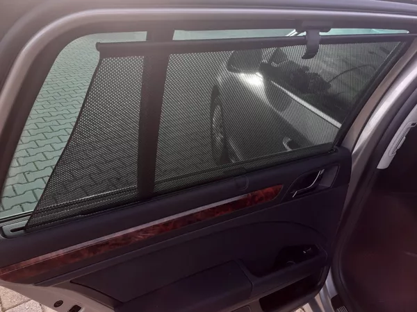 Škoda Superb 2.0 TDi Elegance - foto 23