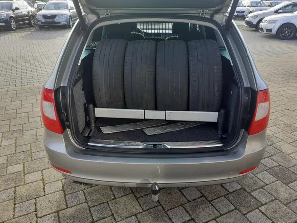 Škoda Superb 2.0 TDi Elegance - foto 24