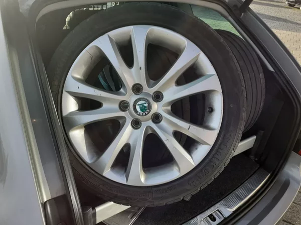 Škoda Superb 2.0 TDi Elegance - foto 25