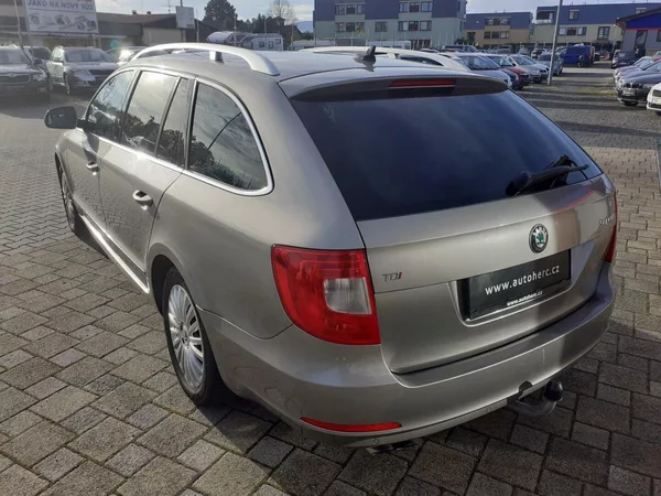 Škoda Superb 2.0 TDi Elegance - foto 5