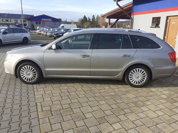 Škoda Superb 2.0 TDi Elegance - foto 6