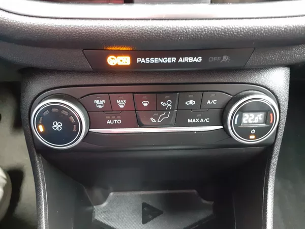Ford Fiesta 1.1 I 63 KW - foto 12