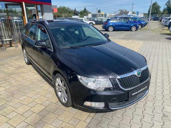 Škoda Superb II Kombi 1.8 TSi - foto 2
