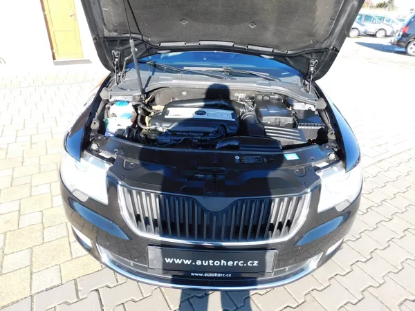 Škoda Superb II Kombi 1.8 TSi - foto 22