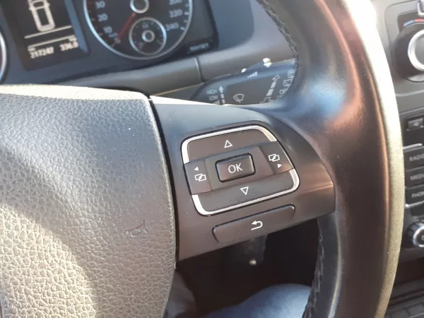 Volkswagen Touran 2.0 TDi CROSS - foto 11
