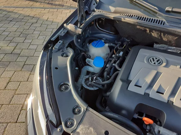 Volkswagen Touran 2.0 TDi CROSS - foto 28