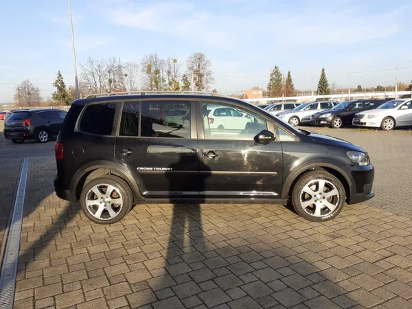Volkswagen Touran 2.0 TDi CROSS - foto 3