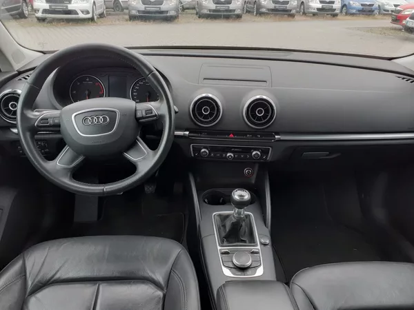 Audi A3 1.6 TDi - foto 7