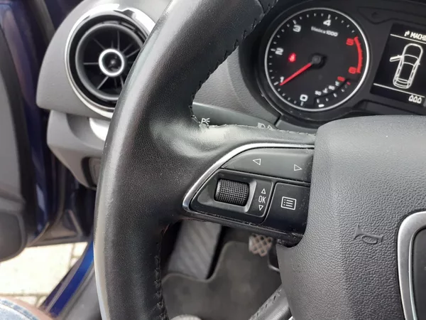 Audi A3 1.6 TDi - foto 8