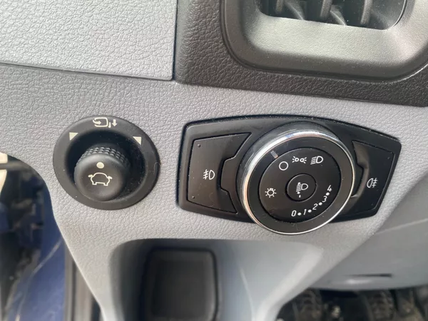 Ford Transit 2.2 TDCi - foto 9