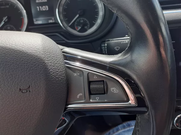 Škoda Octavia 2.0 TDi DSG - foto 10