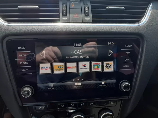 Škoda Octavia 2.0 TDi DSG - foto 12