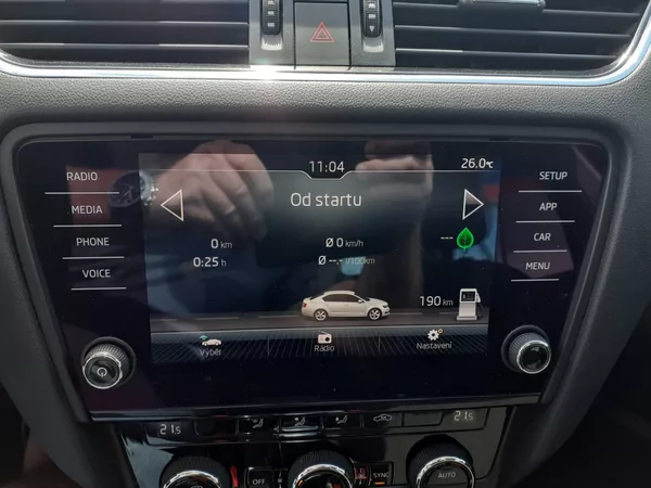 Škoda Octavia 2.0 TDi DSG - foto 14