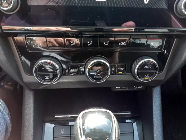 Škoda Octavia 2.0 TDi DSG - foto 16