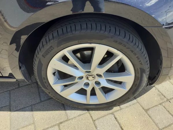 Škoda Octavia 2.0 TDi DSG - foto 28