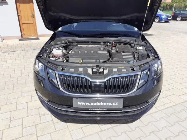Škoda Octavia 2.0 TDi DSG - foto 29