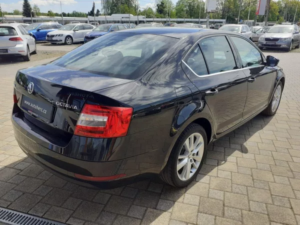 Škoda Octavia 2.0 TDi DSG - foto 4