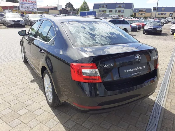 Škoda Octavia 2.0 TDi DSG - foto 5