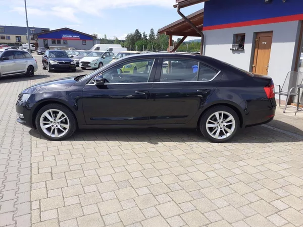 Škoda Octavia 2.0 TDi DSG - foto 6