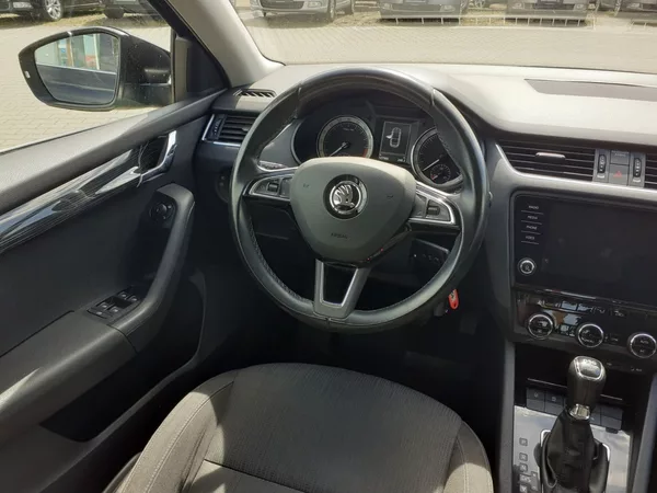 Škoda Octavia 2.0 TDi DSG - foto 8