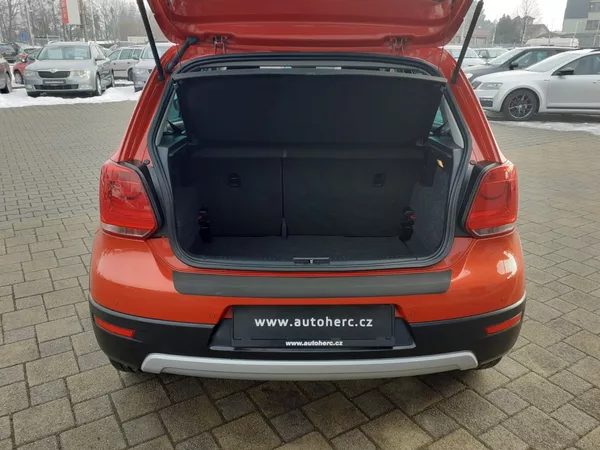Volkswagen Polo 1.2 HTP CROSS - foto 16