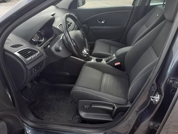 Renault Mégane KOMBI 1.5 Dci ČR - foto 17