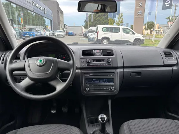 Škoda Fabia 1,2 TSI Top výbava + Serviska - foto 10
