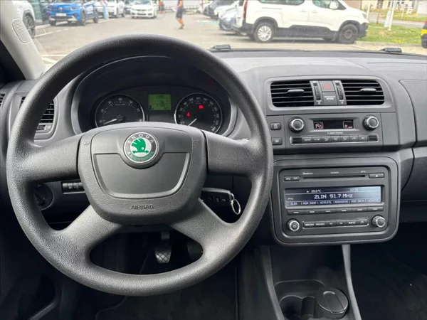 Škoda Fabia 1,2 TSI Top výbava + Serviska - foto 11