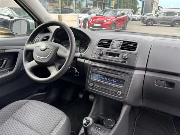Škoda Fabia 1,2 TSI Top výbava + Serviska - foto 13
