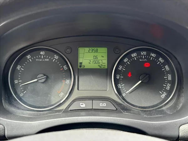 Škoda Fabia 1,2 TSI Top výbava + Serviska - foto 16