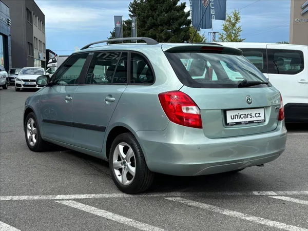 Škoda Fabia 1,2 TSI Top výbava + Serviska - foto 4