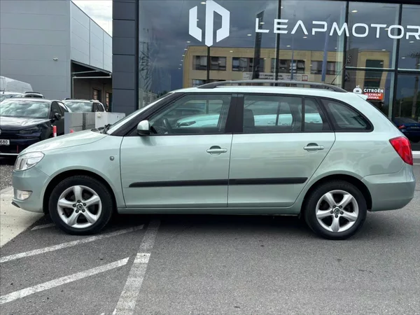 Škoda Fabia 1,2 TSI Top výbava + Serviska - foto 8
